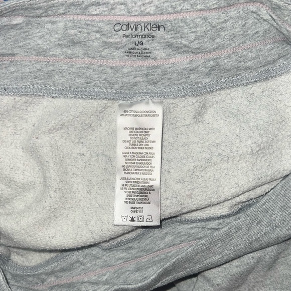 Calvin Klein Large Grey Sweats - Picture 3 of 4